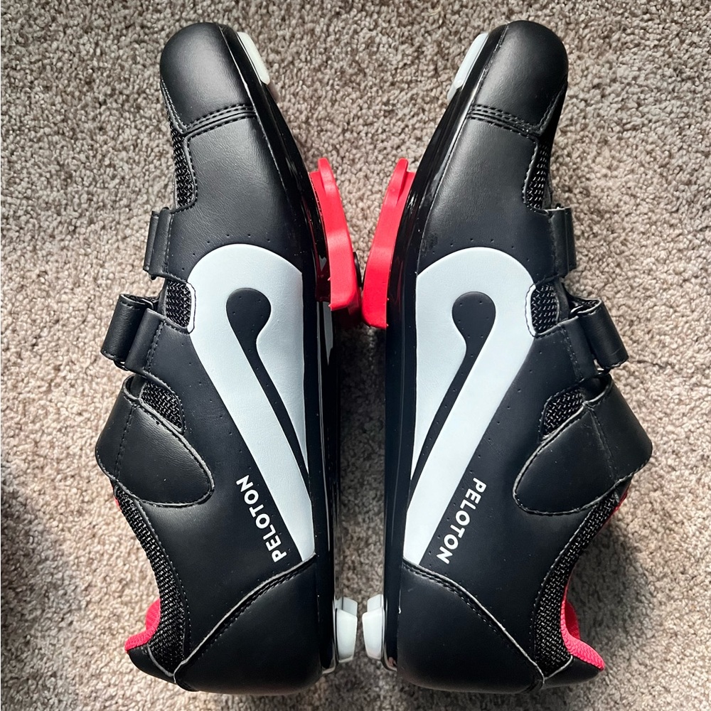 PELOTON Cycling Shoes 43 EU NEW